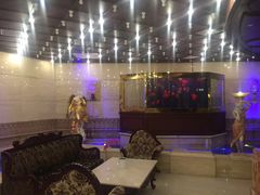 -白玉兰广场停车场