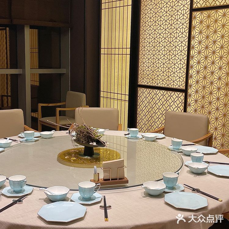 海天mall 梧桐餐厅的黑松露烤鸭只要198