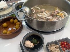 -喃喃椰·糟粕醋·椰子鸡火锅(七堡花园店)