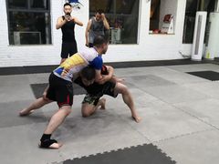 -成杰格斗·拳击·柔术·防身术(建设路店)