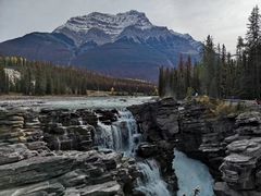 -阿萨巴斯卡瀑布观景点