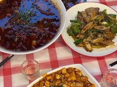 -洪霞餐馆·川菜·鲜货现炒(两江春城店)