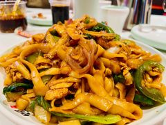 -亚伟瓦罐面美食城(淇县总店)