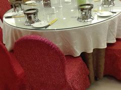 餐桌-顺峰火锅自助