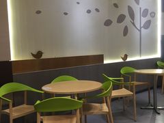 用餐区-德克士(虹桥火车站店)