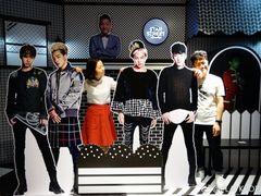 -PLAY HKPOP全息偶像演唱体验馆(威灵顿广场店)