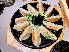 潜阳铁板锅贴饺-山里亲戚(淞虹路店)