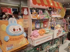 -泡泡玛特POPMART (北京超极合生汇店)