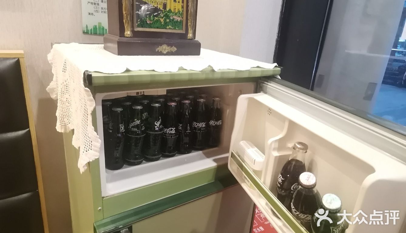 很有氛围感的小时候牛肉面
