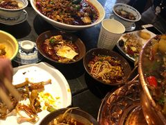 -巴四老城区炭火蛙锅(张江店)