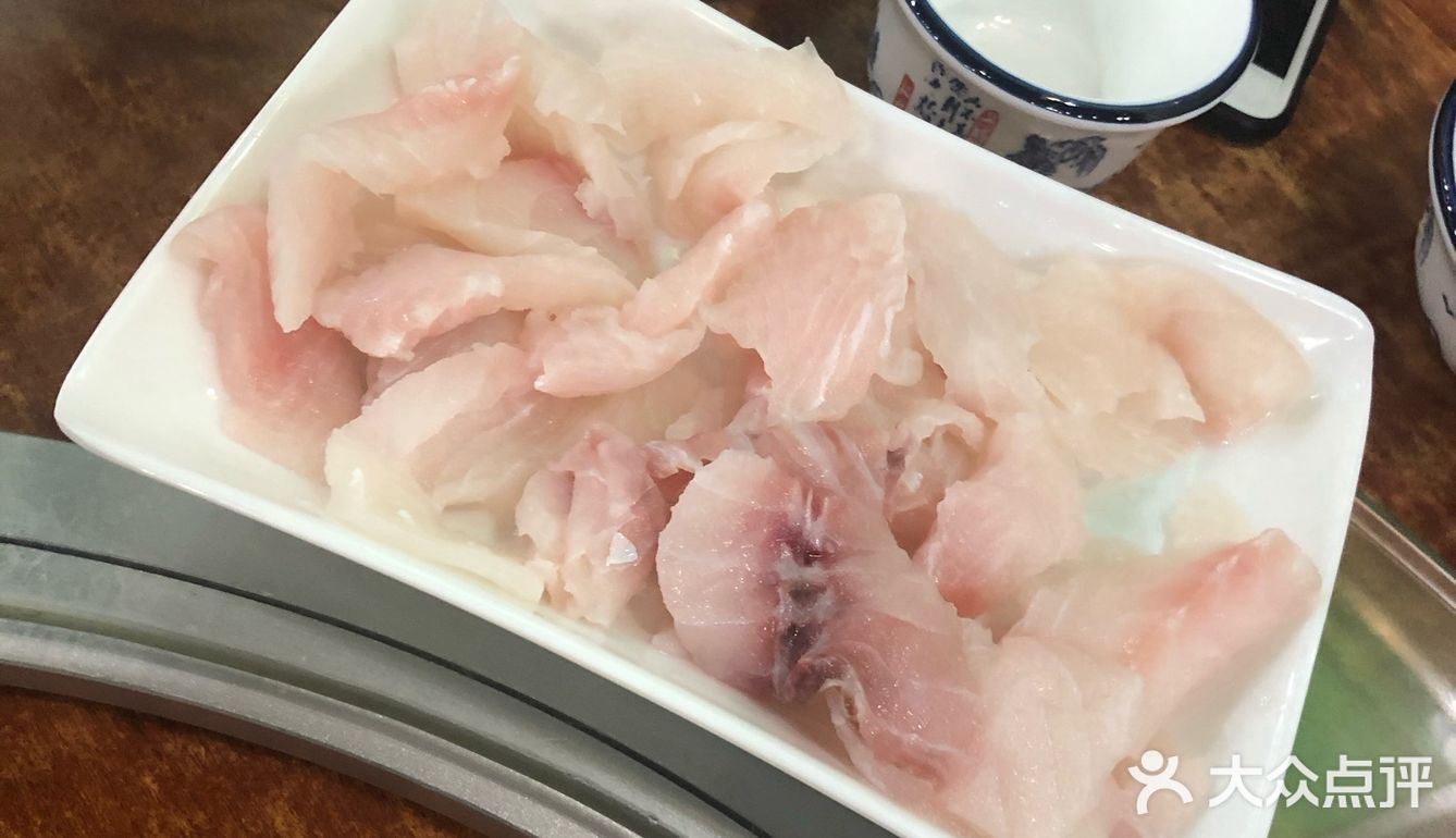 朋友过生日大家集合一起吃鸡