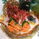 我们坐的是房间,有个姐姐专门负责招待