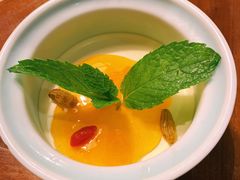 带奶皮的酸奶芒果-雀舞云南菜(天津天河城购物中心店)