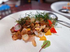 -冰冰龙虾·江湖菜·花园江景餐厅