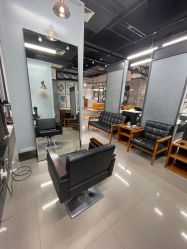 -FRIDAY星期五专业美发沙龙