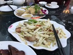 轿菜炒烧肉-新合益乡村农庄