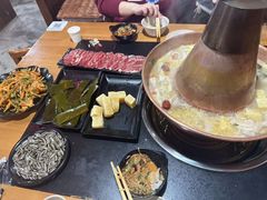 -果松木炭酸菜铜火锅·外婆参鸡汤