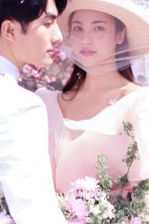 -雪中彩影婚纱摄影·微光艺术中心