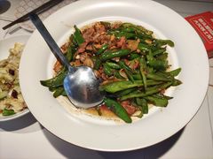 -阿瓦山寨·湘菜现炒·剁椒鱼头王(咸阳总店)
