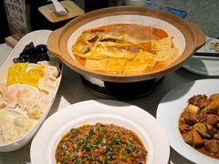 四季鲜鱼一锅出-船歌·鱼水饺青岛菜(金狮广场店)