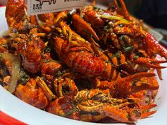 甜麻干煸小龙虾-在老街·淮安大排档·甜麻干煸龙虾·烧烤(河下古镇店)