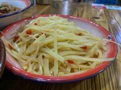 酸辣土豆丝-老三样·美食研究中心(世贸路店)