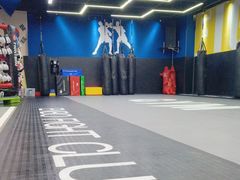-成杰格斗·拳击·柔术·防身术(建设路店)