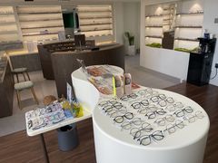 -悦目眼镜(蔡司战略合作门店)