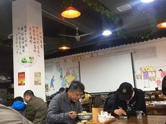 大堂-裕新楼粉面馆·石磨手工粉(四方坪店)