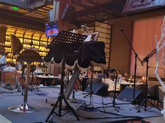-洛缦音乐餐厅(工业展览馆万象城店)