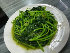 -容里煲仔饭(利丰北路店)
