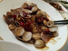 -鱼鲜饭香·招牌汽锅剁椒鱼头王