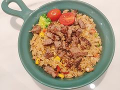 雪花牛肉粒炒饭-丽莎沙拉轻食餐厅(国贸店)