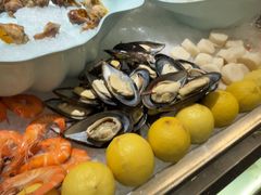 -广州万富希尔顿酒店·感趣自助餐厅·金秋蟹宴生蚝海鲜刺身烧烤