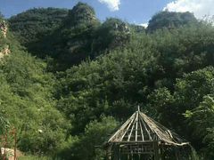 -大平台龙居瀑布旅游区