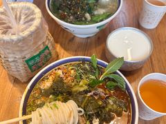 -云阿蛮云南生烫牛肉米线(奉贤路店)