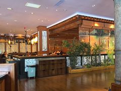 -八府香鸭·啫啫煲(华山路店)