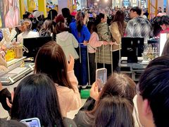 -新百广场(地铁站)