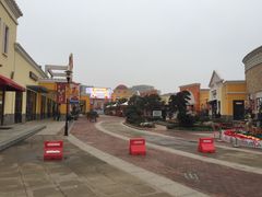-百联奥特莱斯广场(武汉盘龙店)