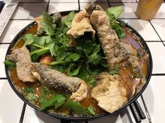 招牌炸酱酸辣米线-肥汁米蘭香港米线(长宁来福士店)