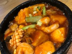 石锅鲜贝豆腐-小镇大厨新概念复合中餐厅(万达广场大连高新店)