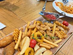 -汽车博物馆主题餐厅