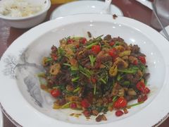 -湖南人家湘菜馆(镇江路店)