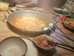 老凯俚酸汤鱼-野山舂·贵州现舂酸汤火锅(鸿通城店)