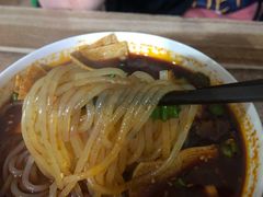 麻辣米线-老字号杨坡红油米线腊汁肉夹馍(东四道巷店)