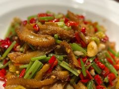 酸辣牛肚丝-二厨·吊桥小院·脆皮烧鸡公·本地农家菜(沿江西路店)