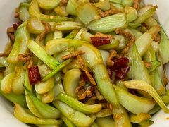 白菜杆炒肉丝-季家厨房(长江东大街店)