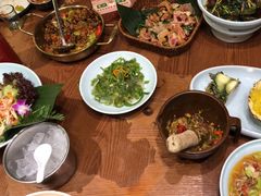 -老滇山寨•云南特色菜•地方菜•民族风情歌舞表演(金碧店)