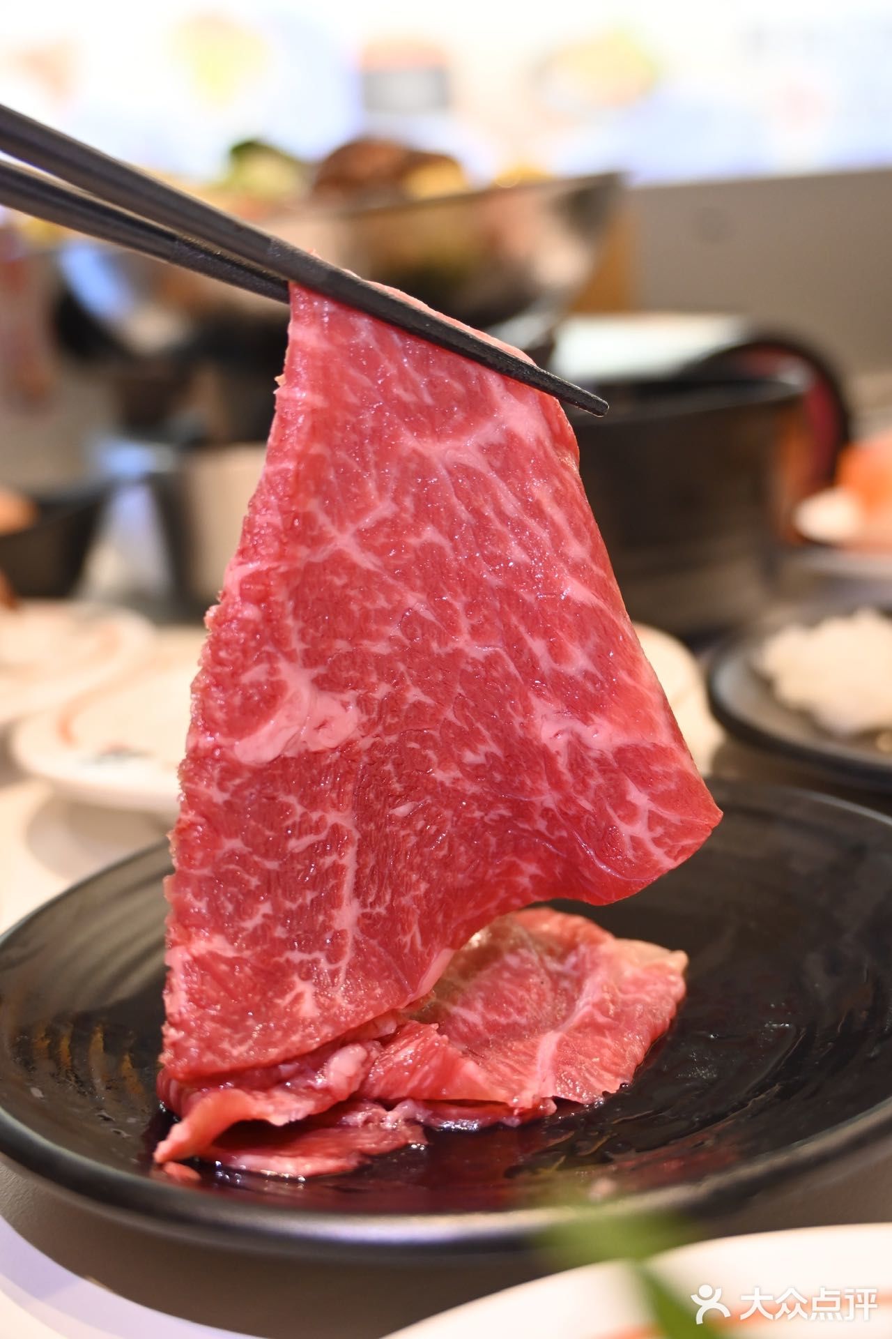 牛肉记得要裹上鸡蛋液来吃会更加鲜嫩。厚切鳗鱼寿司