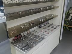 -视野联行眼镜•蔡司•依视路(温江店)
